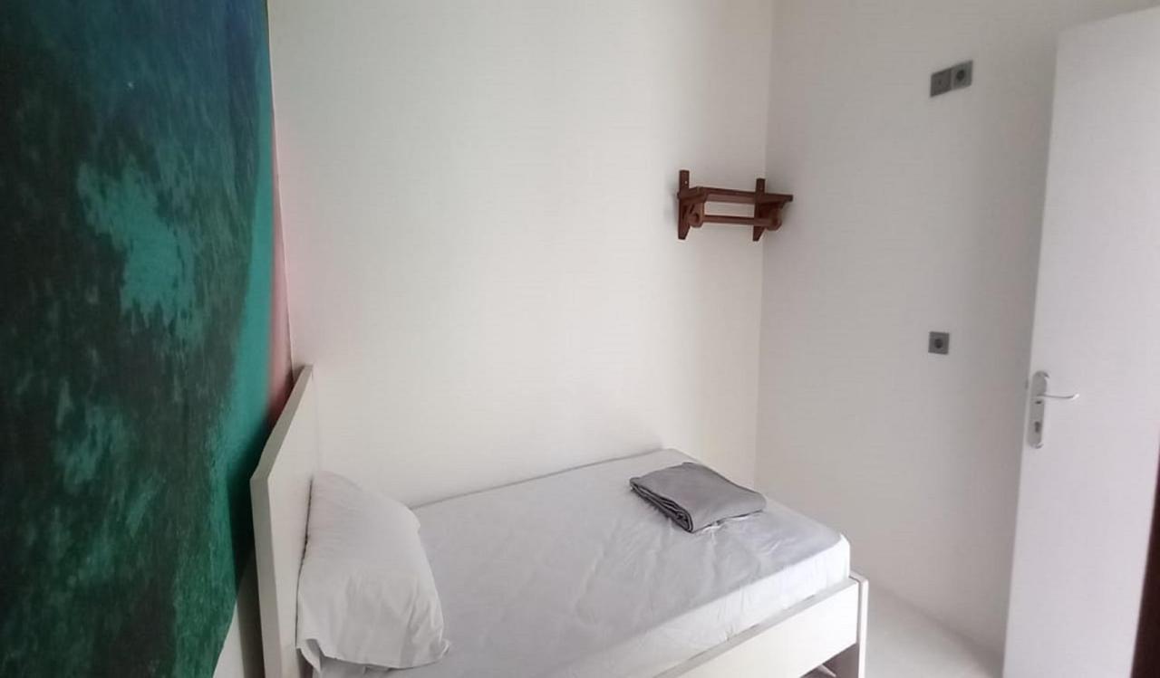 Oyo 90974 Homestay Golo Koe Sejahtera ลาบวนบาโจ ภายนอก รูปภาพ